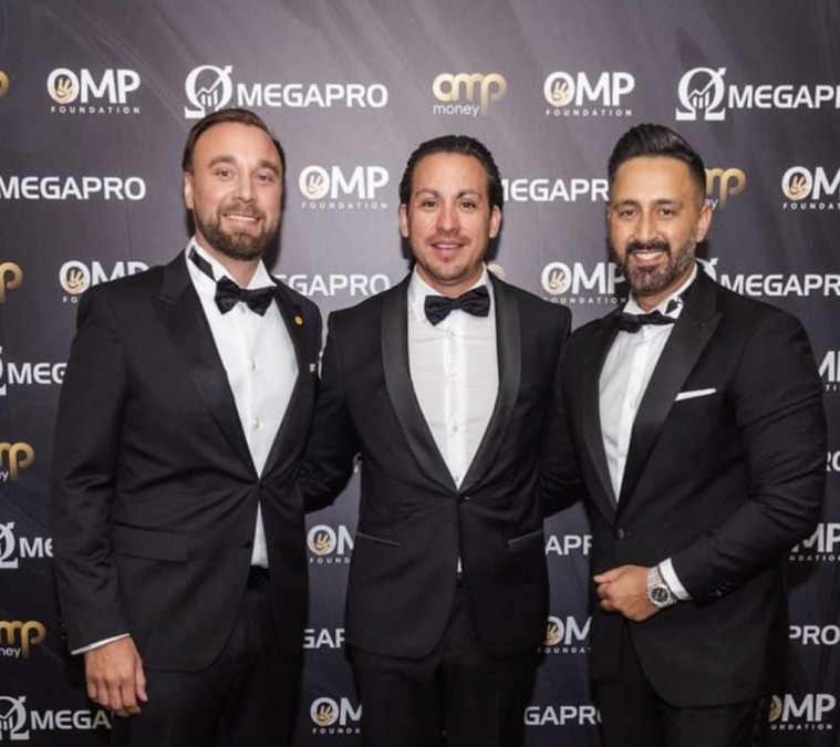 Andreas Szakacs, Christian Michel Scheibener und Dilawar Singh werben für den Forex-Trader OmegaPro