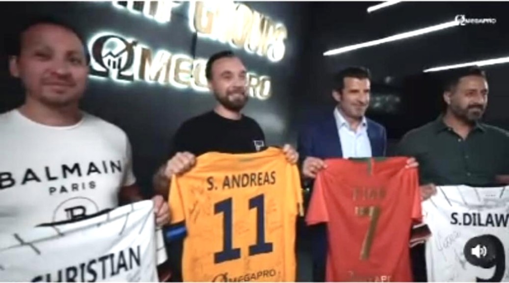 Christian Michel Scheibener, Andreas Szakacs, Fussballstar Luís Figo und Dilawar Singh bei einer Werbeveranstaltung für OmegaPro